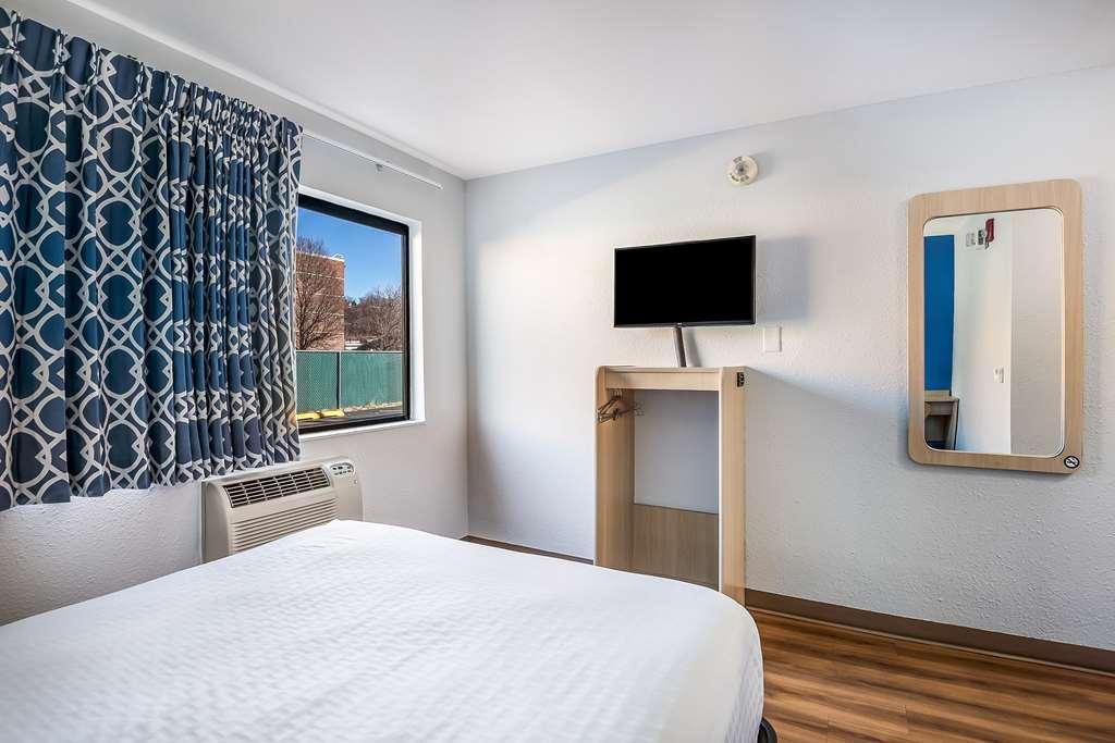 Americas Best Value Inn East Peoria Phòng bức ảnh