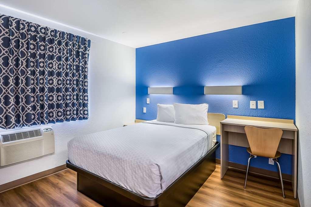 Americas Best Value Inn East Peoria Phòng bức ảnh