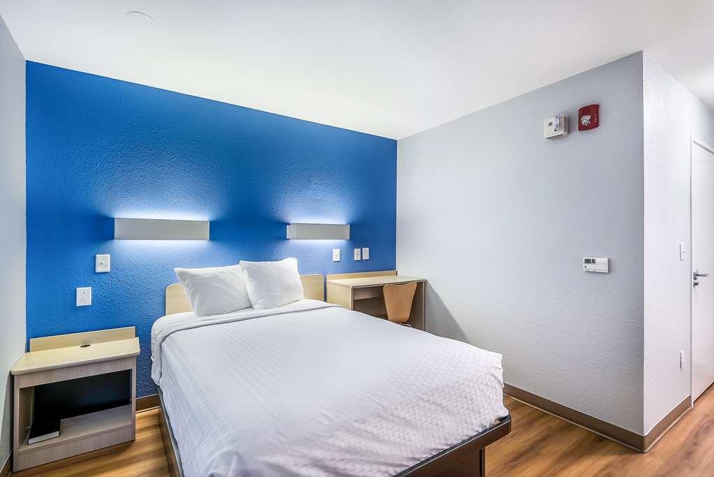 Americas Best Value Inn East Peoria Phòng bức ảnh