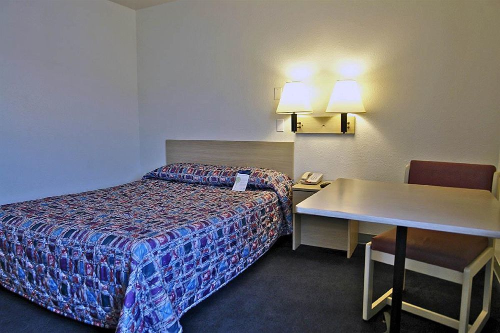Americas Best Value Inn East Peoria Ngoại thất bức ảnh